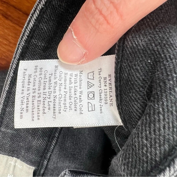Everlane The Curvy Cheeky Jeans size 28 Black Straight Leg - Picture 7 of 9